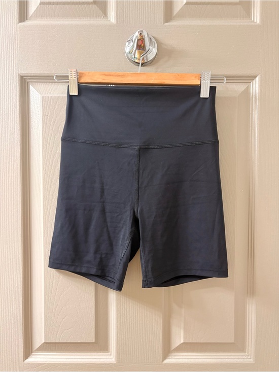 all in motion Pants - Women’s All In Motion Ultra High Rise 6 inch Black Shorts - Size Small!